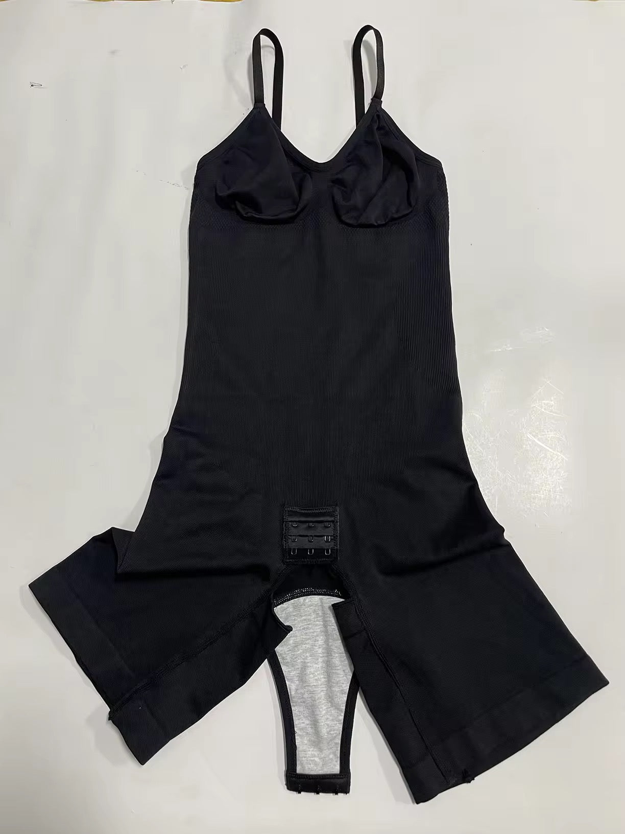 Combinaison Amincissante – Sculptez votre corps en toute discrétion